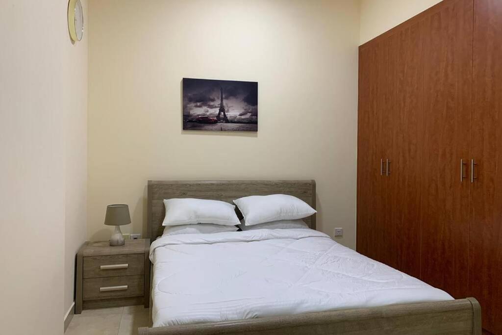 ドバイCozy 2Bhk Near To Dmcc Metro Station -505アパートメント エクステリア 写真