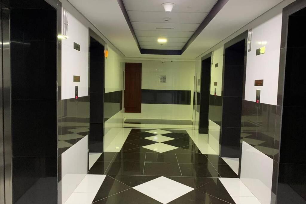ドバイCozy 2Bhk Near To Dmcc Metro Station -505アパートメント エクステリア 写真