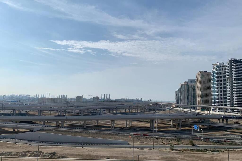 ドバイCozy 2Bhk Near To Dmcc Metro Station -505アパートメント エクステリア 写真