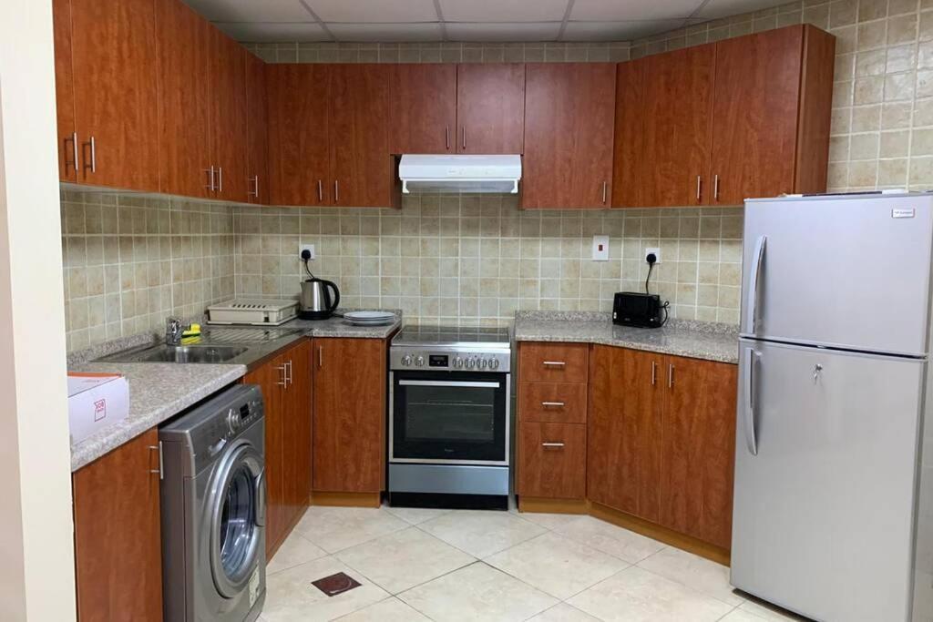 ドバイCozy 2Bhk Near To Dmcc Metro Station -505アパートメント エクステリア 写真