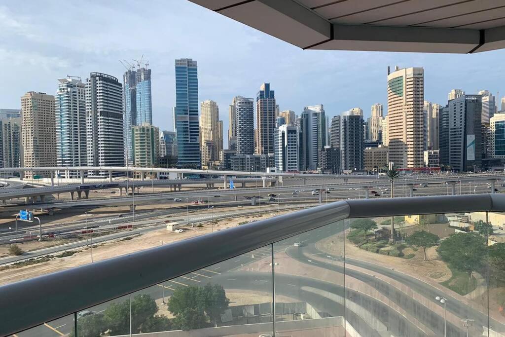 ドバイCozy 2Bhk Near To Dmcc Metro Station -505アパートメント エクステリア 写真